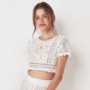 💥FLASH SALE💥Abigail lace cropped top M NWT